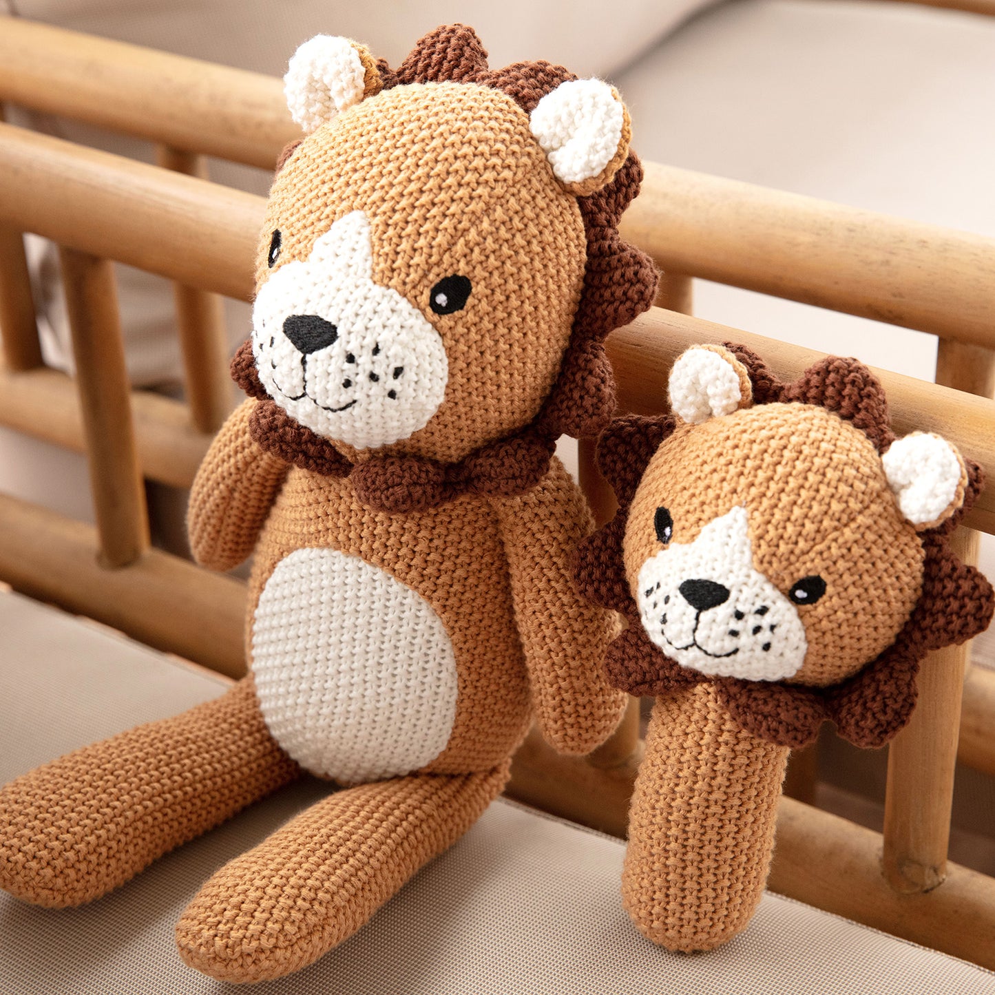 LION | KNITTED TOY